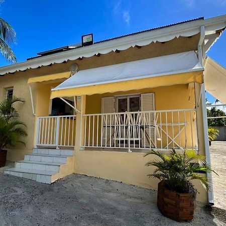 Les Villas Sarah Le Moule Exterior photo