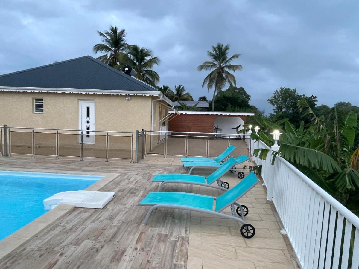 Les Villas Sarah Le Moule Exterior photo