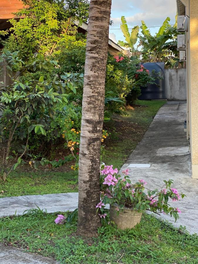 Les Villas Sarah Le Moule Exterior photo