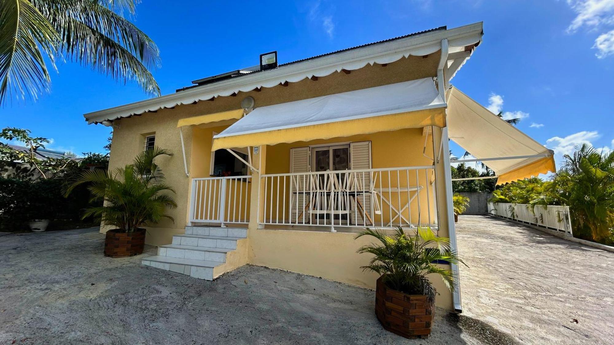 Les Villas Sarah Le Moule Exterior photo